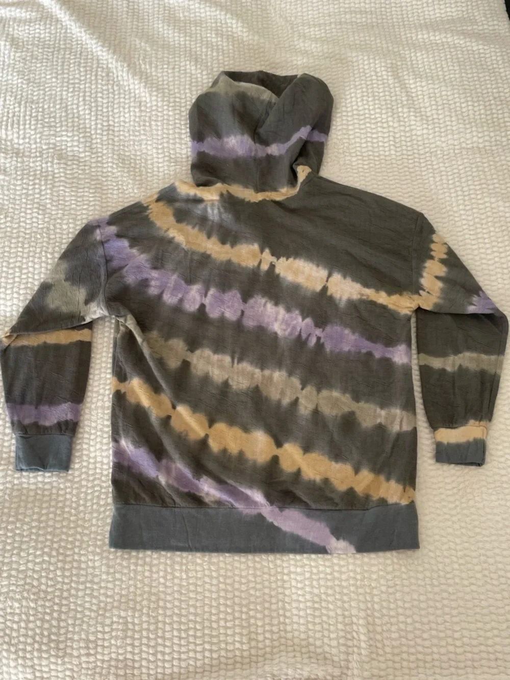FP Movement by Free People | Gray Tie-Dye Hoodie Top | Workout Top - Picture 4 of 12